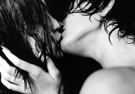 amore vero poesia bacio
