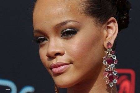 Rihanna make up