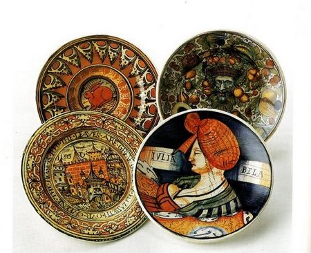 Decora dei piatti in arte umbra con il decoupage