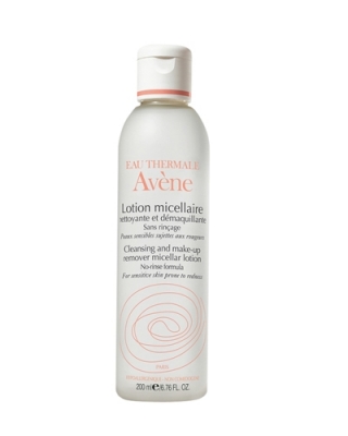 pelle viso struccata prodotto acqua termale