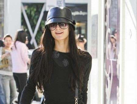 Paris Hilton cambia look