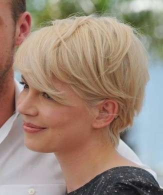 Taglio Corto con Ciuffo Michelle Williams