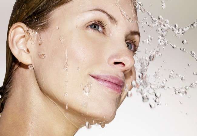 Skincare destate con formule rinfrescanti