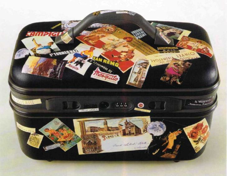 Decora il tuo beauty case da viaggio in decoupage