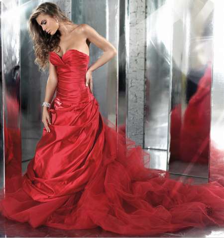 vestito da sposa bianco e rosso