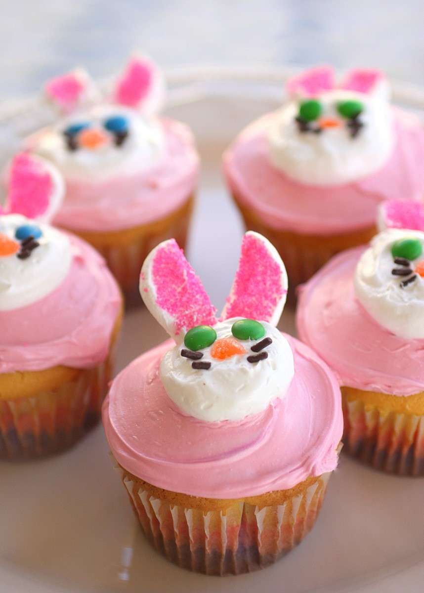 Dolci di Pasqua con coniglietti