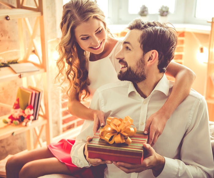 Regali di San Valentino per lui: tante idee glamour
