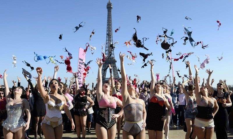 Lancio del reggiseno