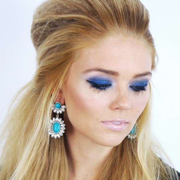 Trucco occhi sui toni del blu