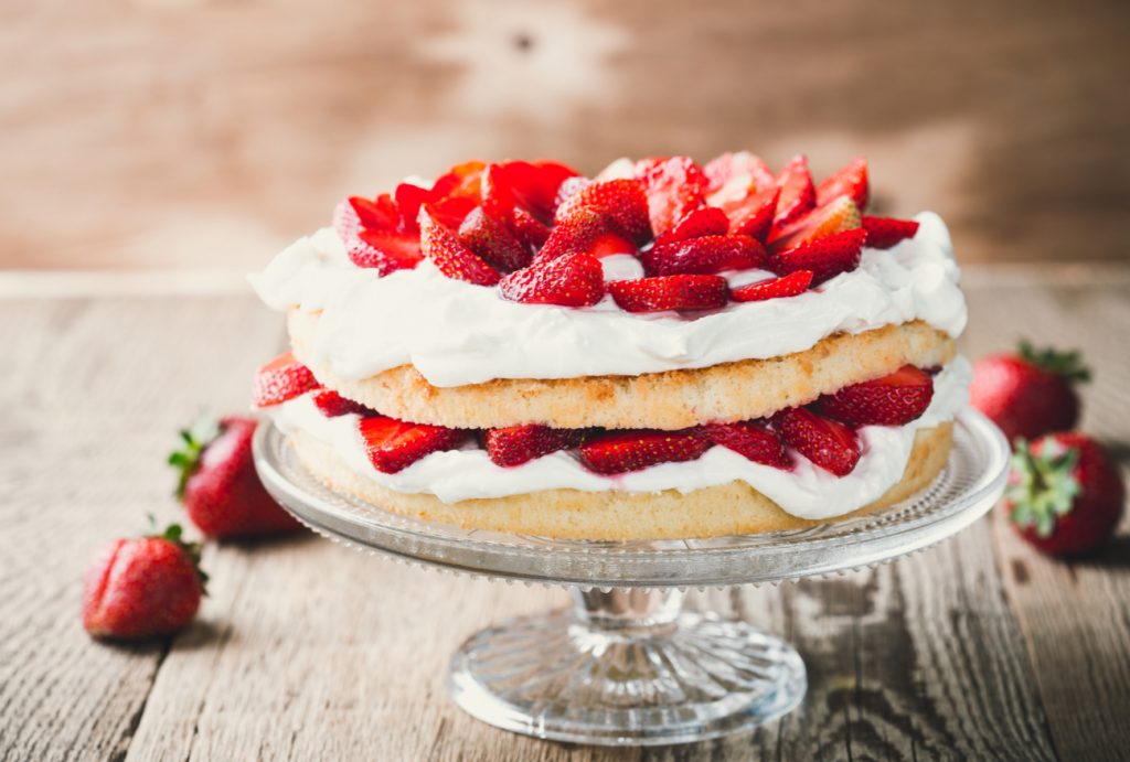 Torta di fragole con panna