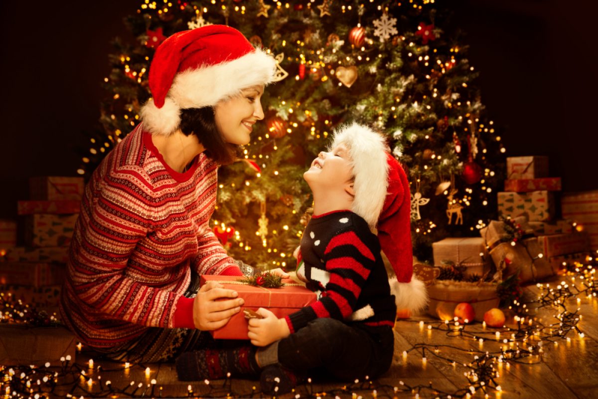 Regali Di Natale Per Genitori Anziani.Frasi Di Auguri Di Buon Natale Per Mamma E Papa Pourfemme