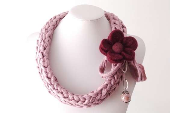 Collana rosa antico