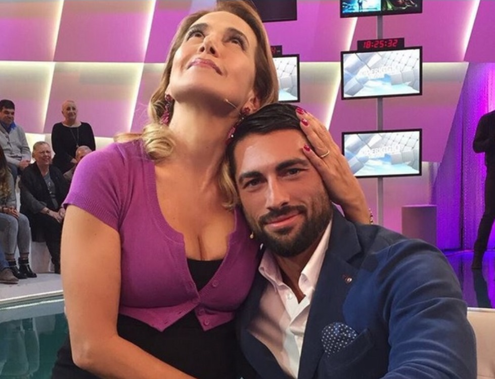 Barbara D'Urso flirta con Giovanni Angiolini medico del Grande Fratello 14