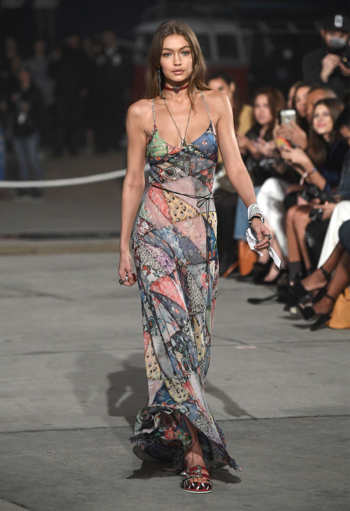 Gigi Hadid con abito boho chic