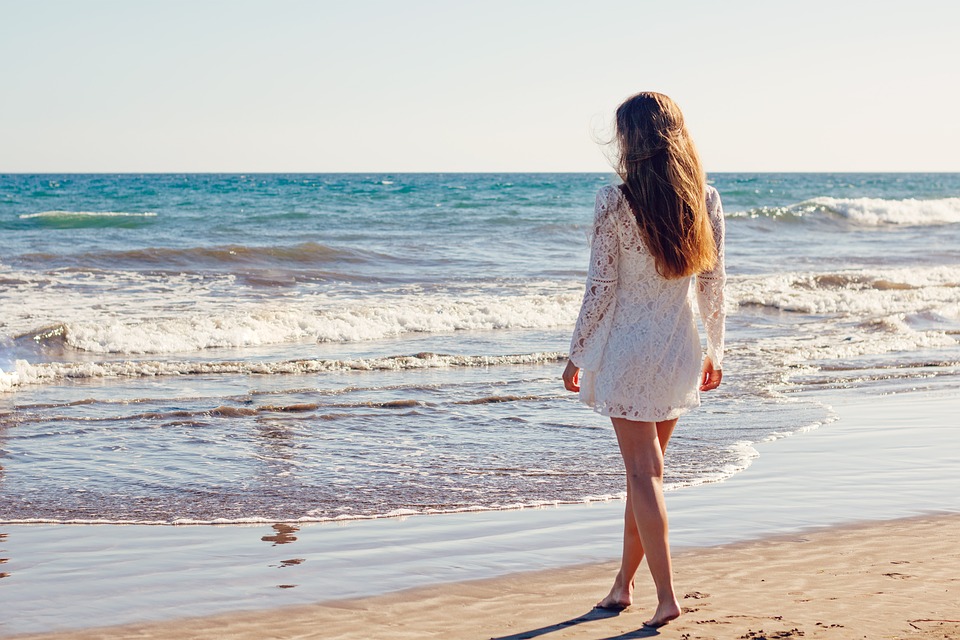 young woman 1745173 960 720