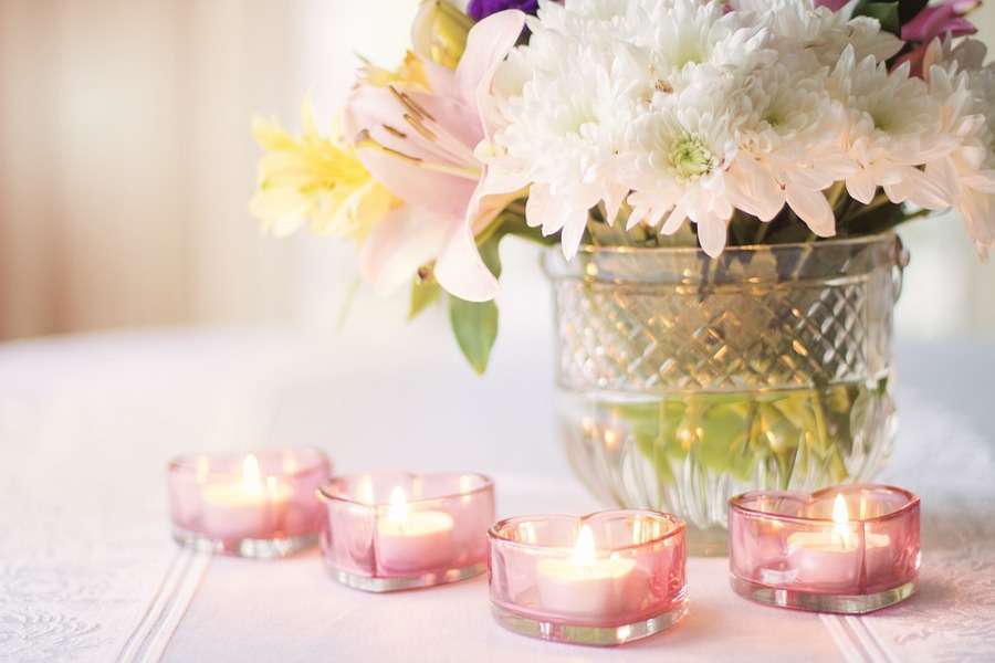 Fiori cuori e candele