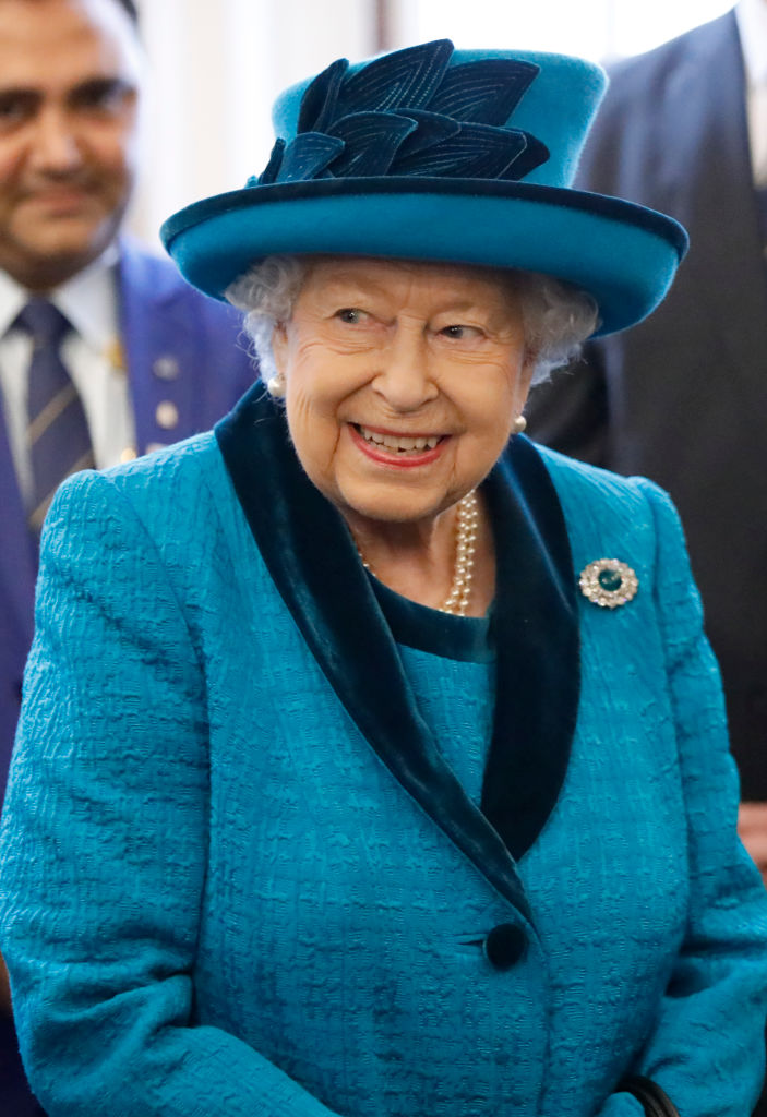 La Regina visita la Royal Philatelic Society