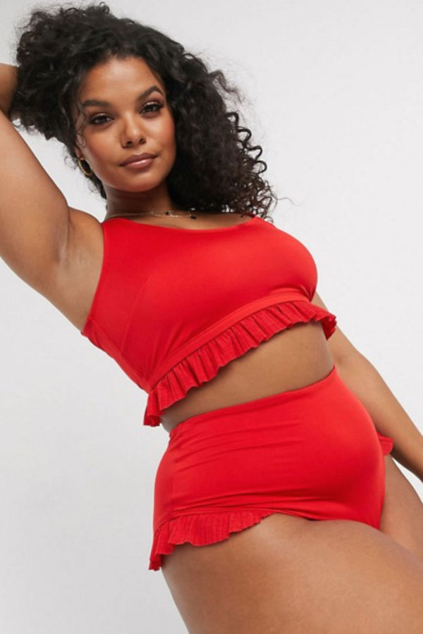 Costume brasiliana rosso con ruches