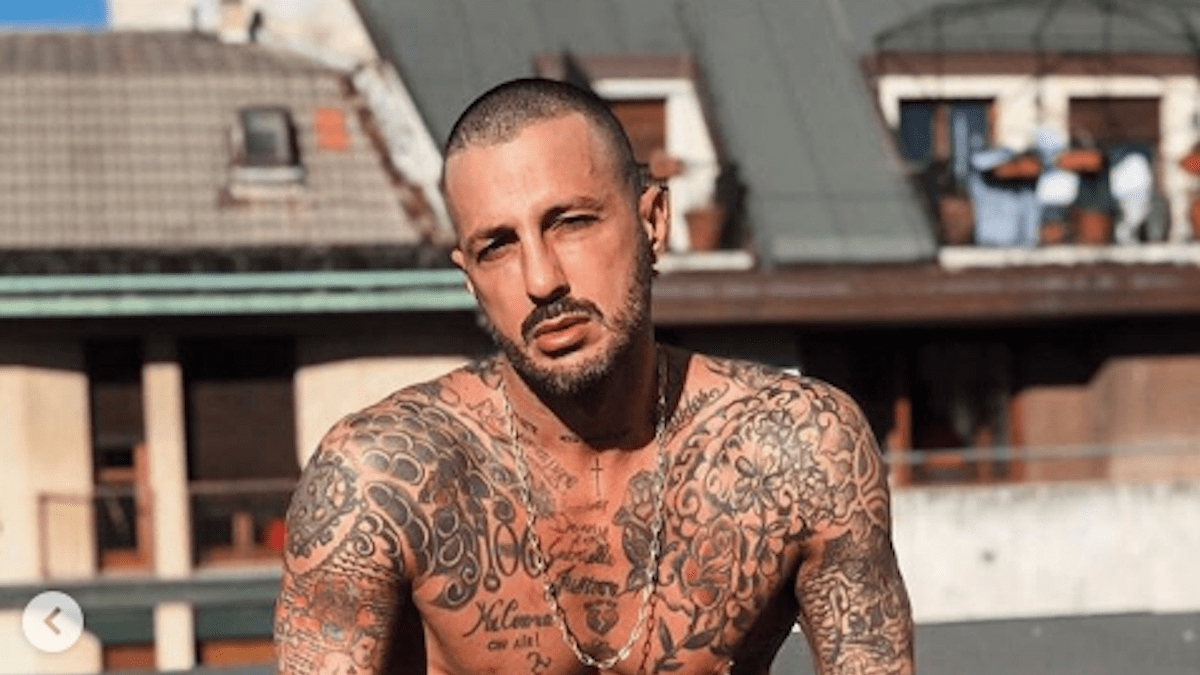 Fabrizio Corona, nuova stoccata contro Ilary Blasi: ‘Era minorenne quando entrò nel mio ufficio’