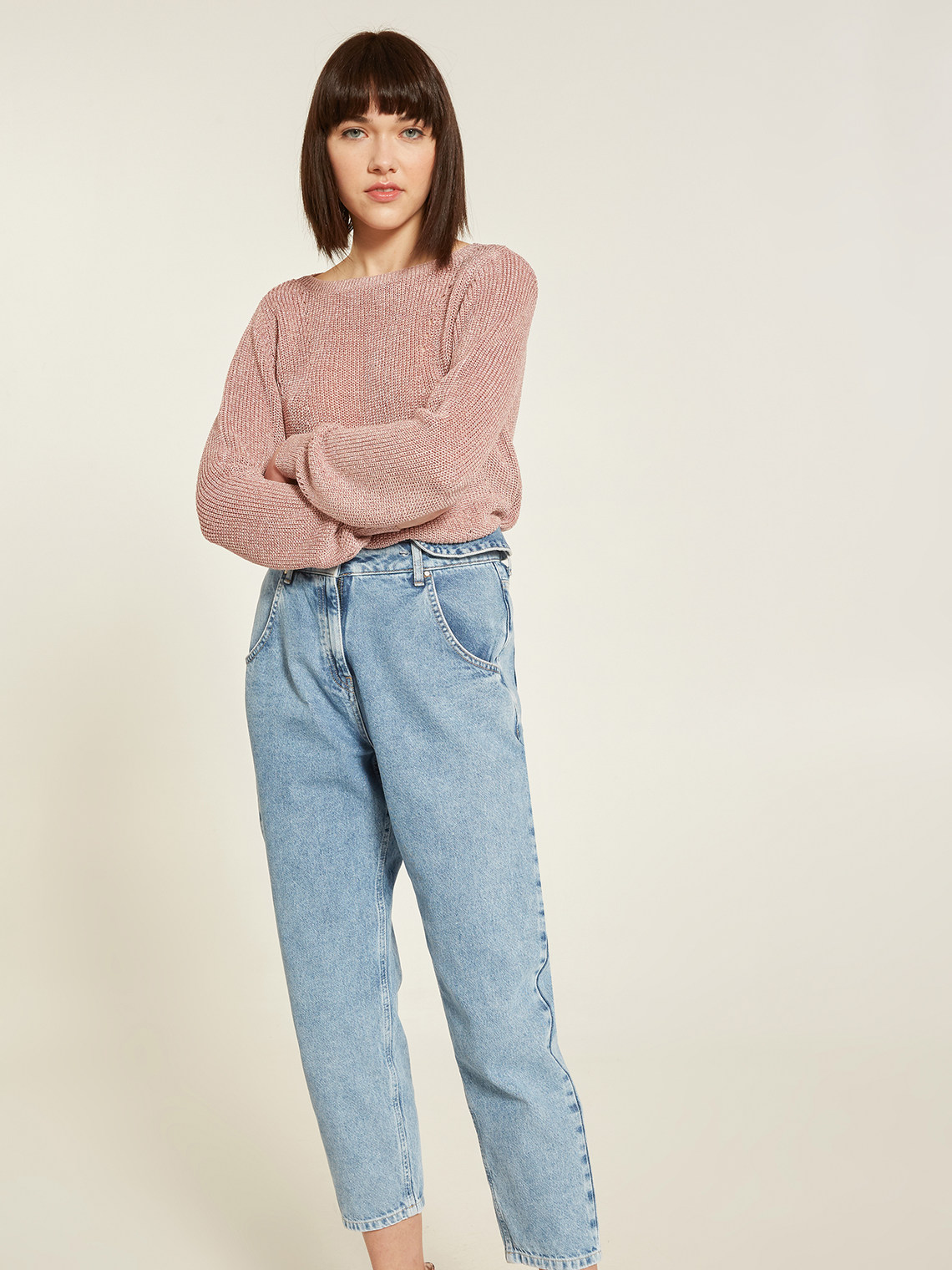 Maglia boxy lurex e jeans cropped