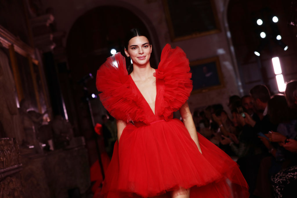 L'ultima collaborazione di H&M con Giambattista Valli è centrata sul tulle