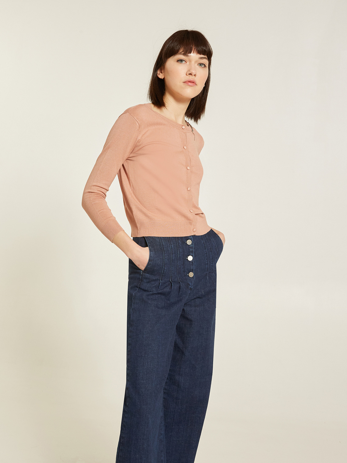 Cardigan corto. Prezzo: 49 euro