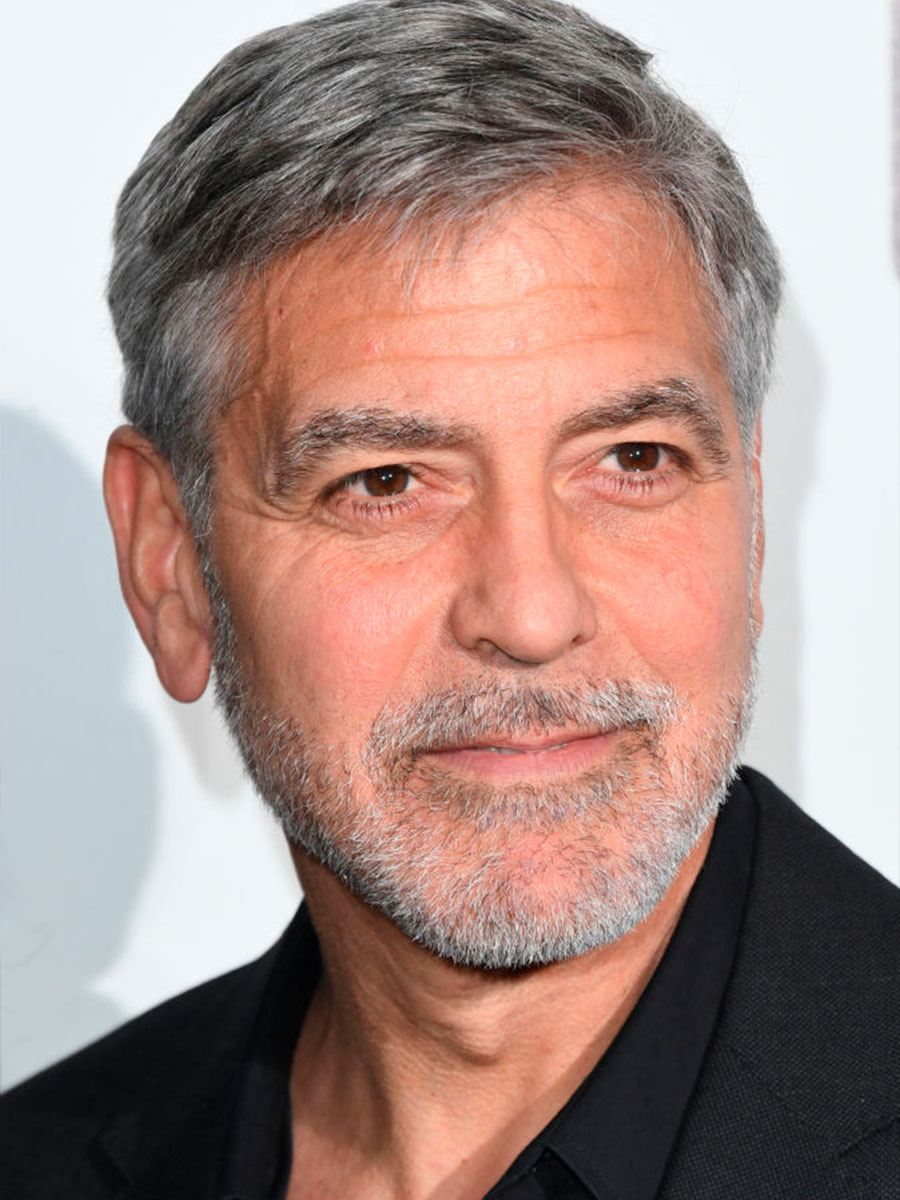 Primo piano di George Clooney con la barba