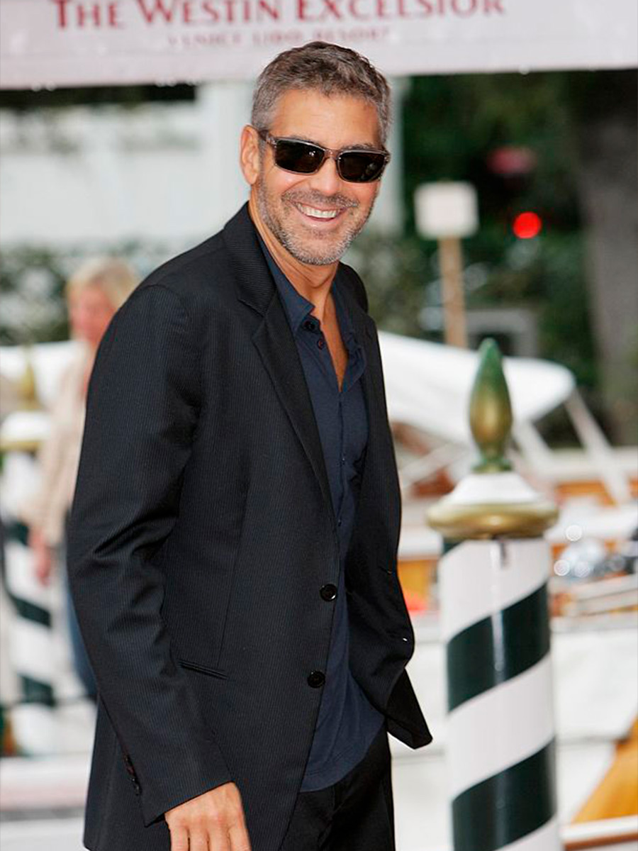George Clooney con occhiali da sole