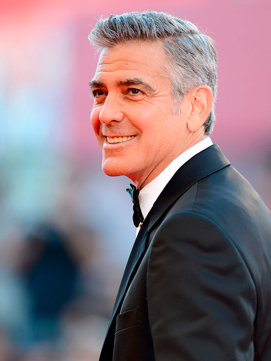 George Clooney con lo smoking