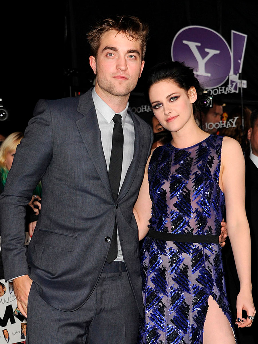 Robert Pattinson abbraccia Kristen Stewart