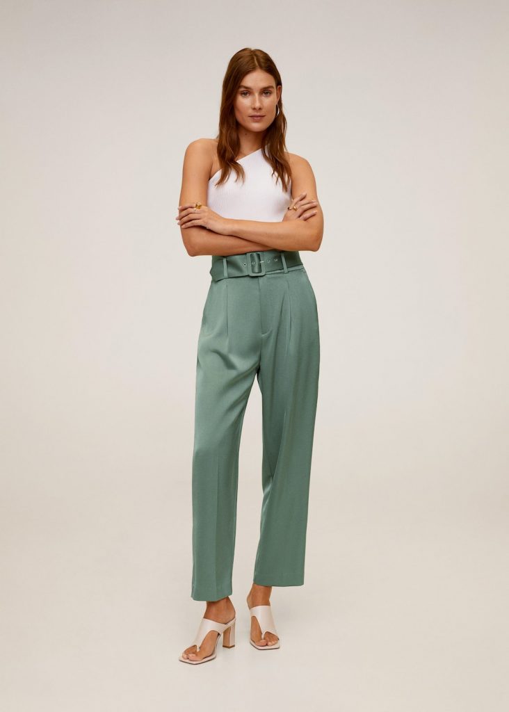Pantaloni dritti satinati con cintura