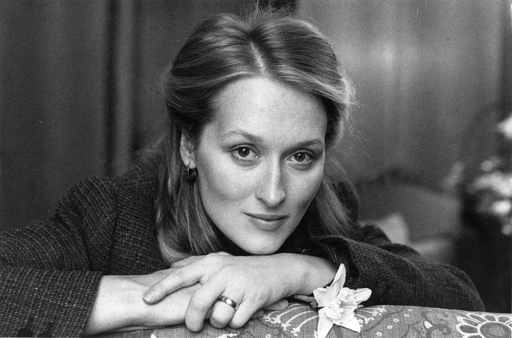 Meryl Streep da giovane in un primo piano d'autore in bianco e nero