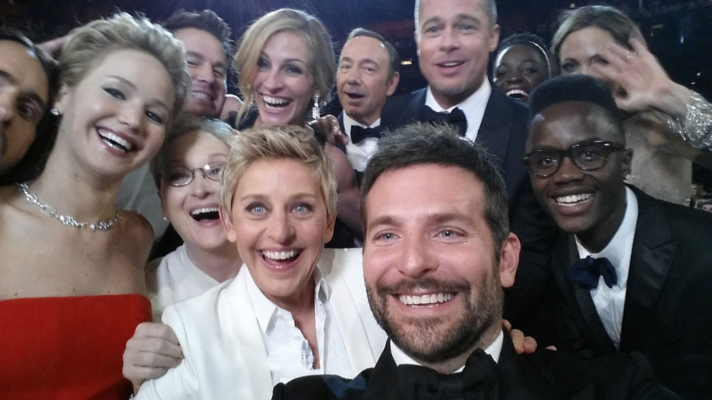 Famosissimo selfie durante gli Oscar in cui compare Meryl Streep