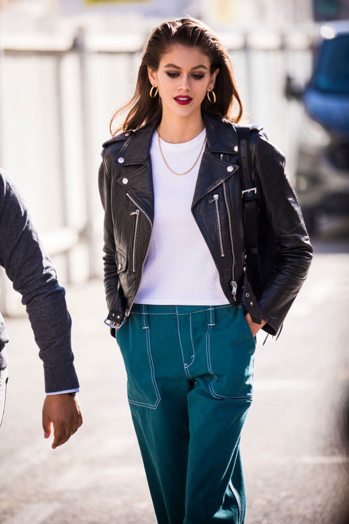 Look t-shirt e chiodo