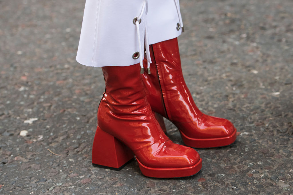 Look autunno 2020 scarpe a punta quadrata