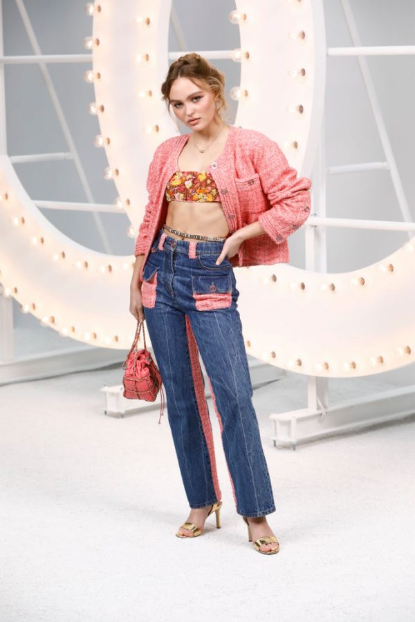 Look jeans e cardigan logo Chanel