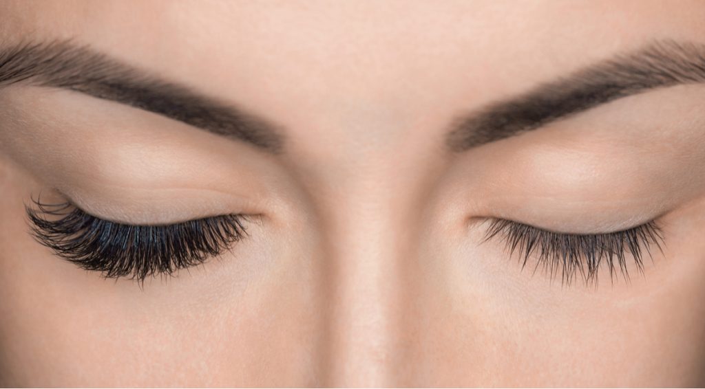 Trucco occhi ciglia finte