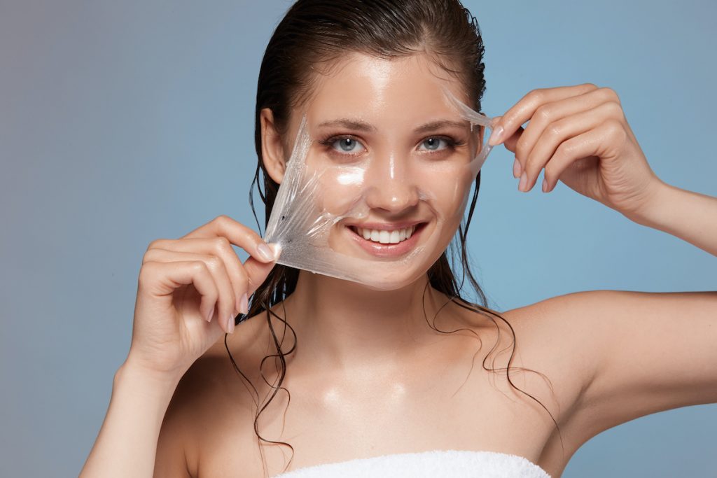 ragazza skincare maschera peeling