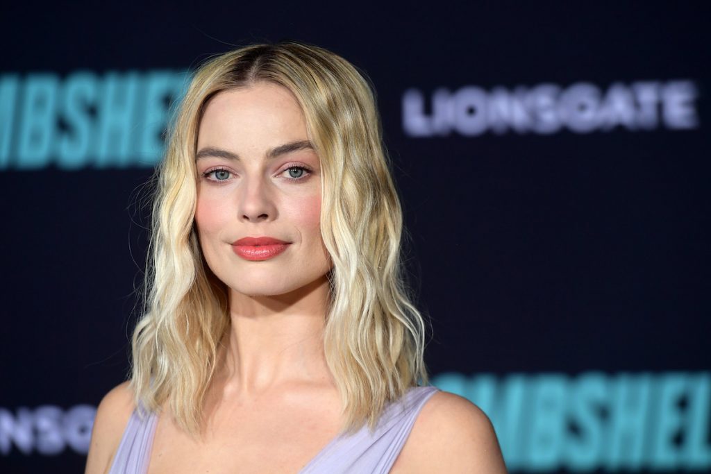 Margot Robbie wavy hair