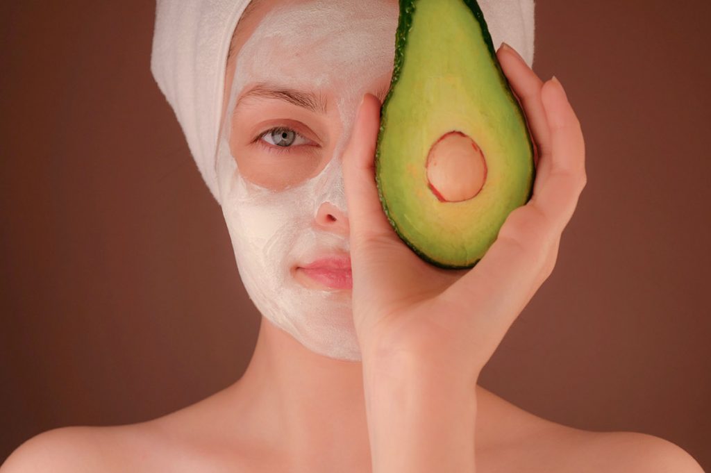 maschera all'avocado per capelli