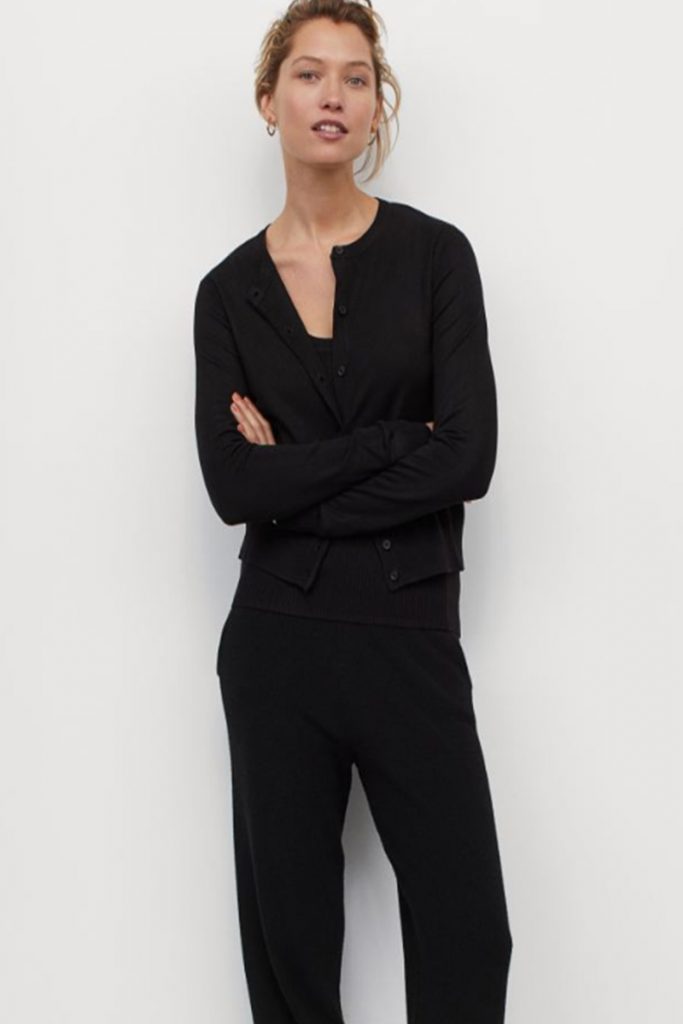 cardigan nero modella h&m