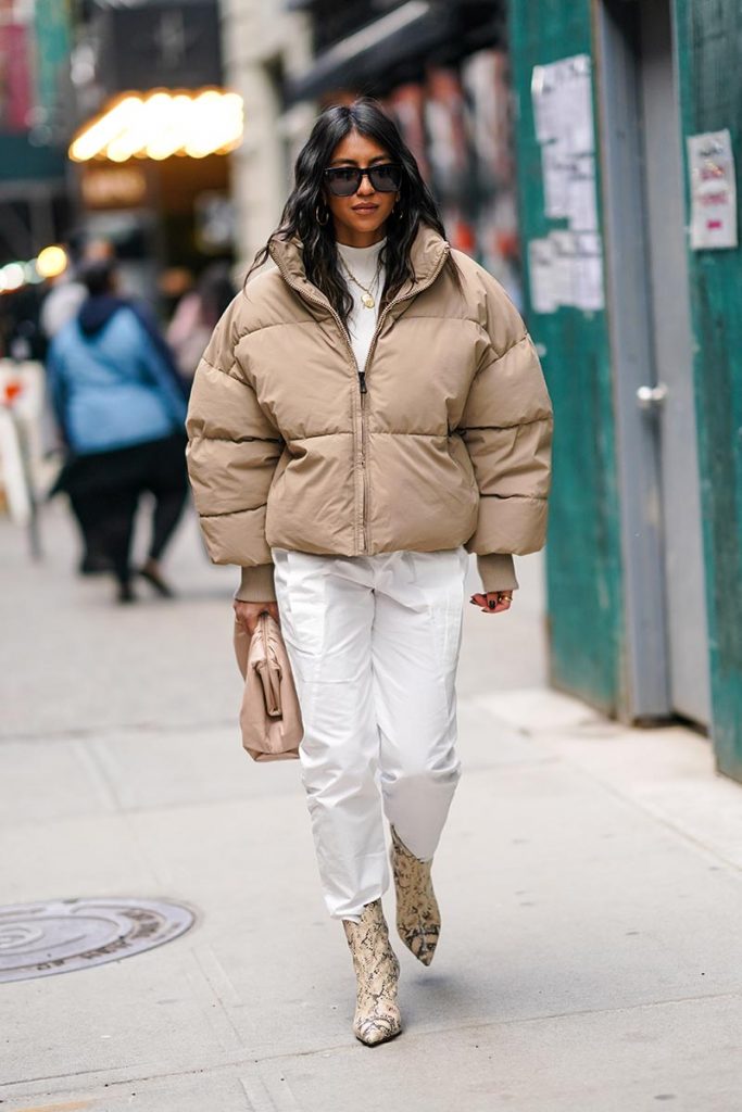 ragazza piumino giacca beige