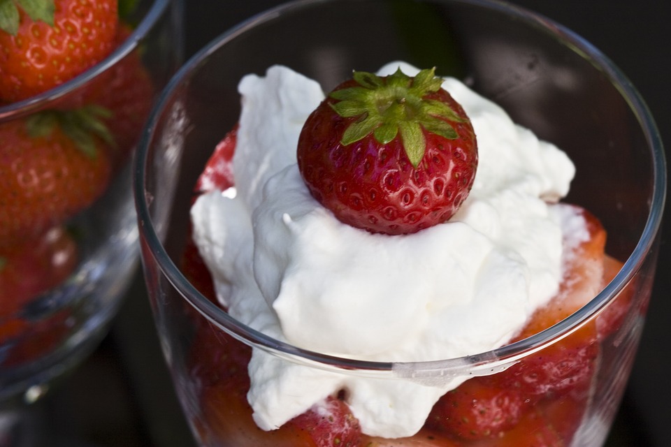 Fragole con panna di soia