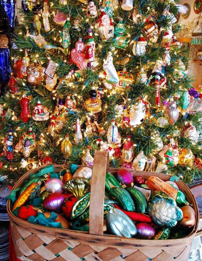 Albero di Natale con le decorazioni