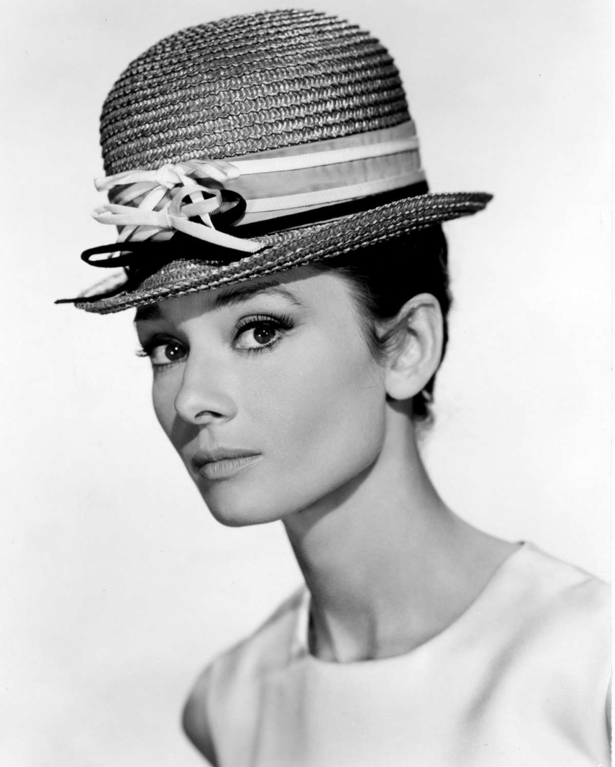 Audrey con un cappellino