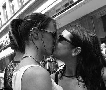 Bacio lesbo