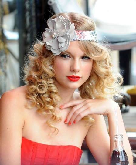 Capelli ricci per Taylor Swift