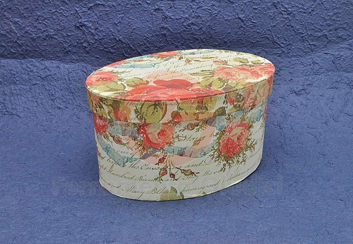 Decoupage su scatola ovale