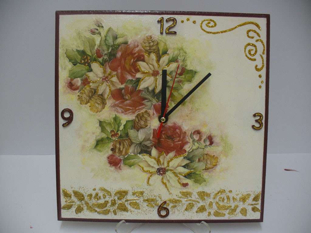 Decoupage su un orologio