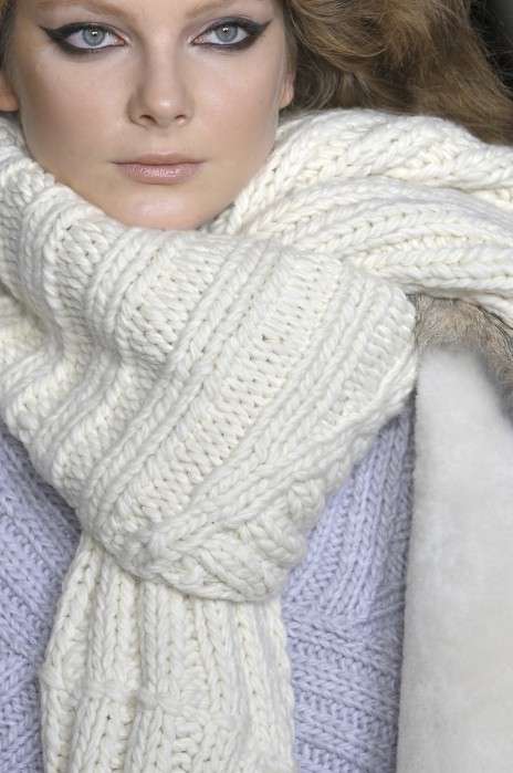 Grande sciarpa in lana fatta a mano